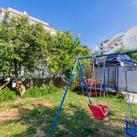 Apartments Pela 로파르 외부 사진